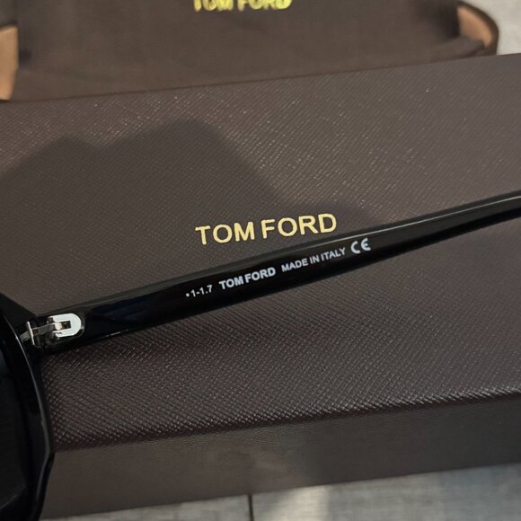 Tom Ford Black Round Sunglasses - Viral Minimalist Trend main image 10